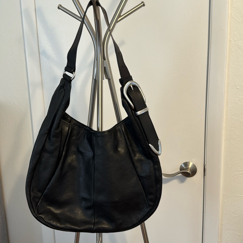 Black leather Jacqui hobo new pocketbook by Frye